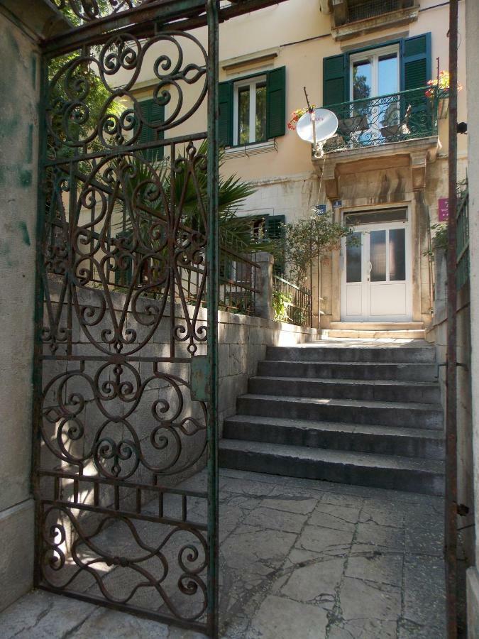 Soukki Town Centre Suites 1 Split Ngoại thất bức ảnh
